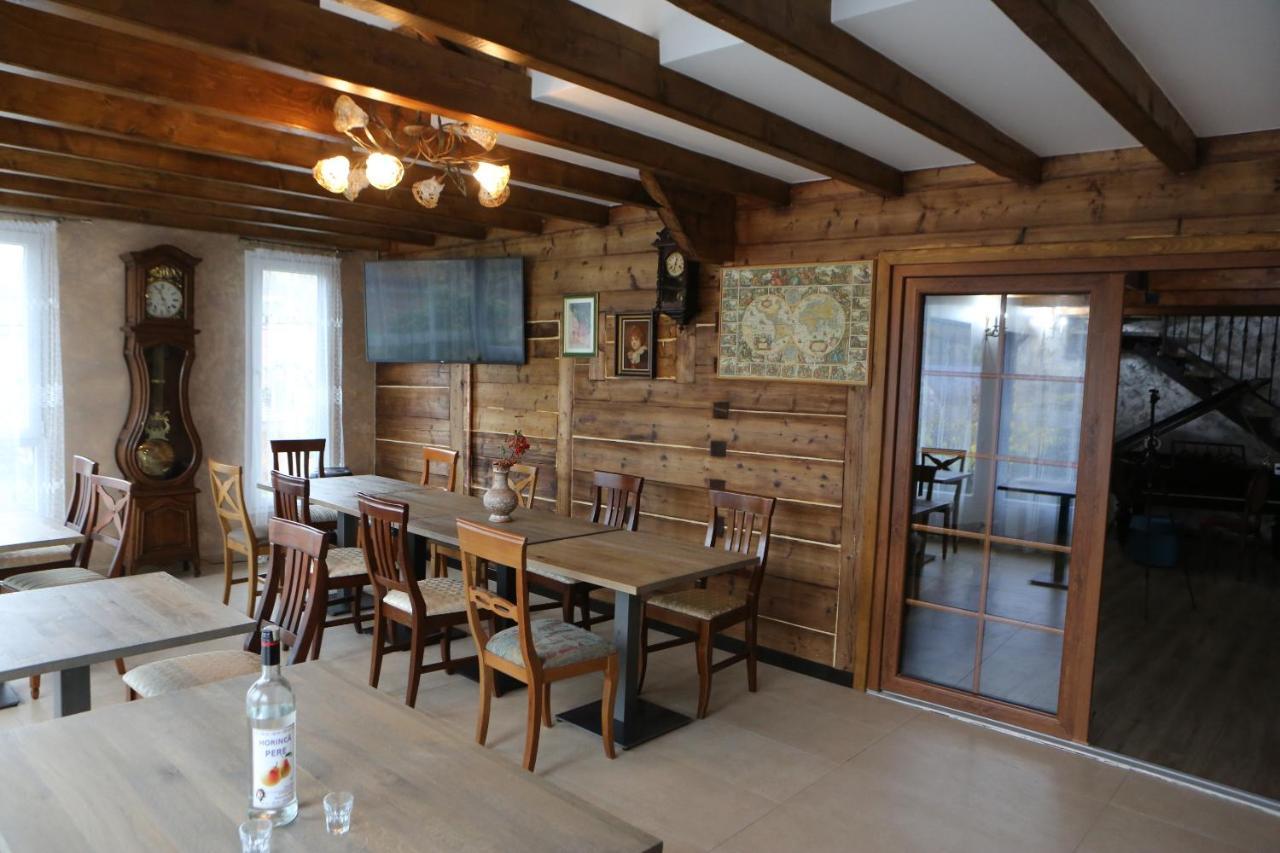Casa Cu Magnolii Hotel Poienile Izei Ngoại thất bức ảnh
