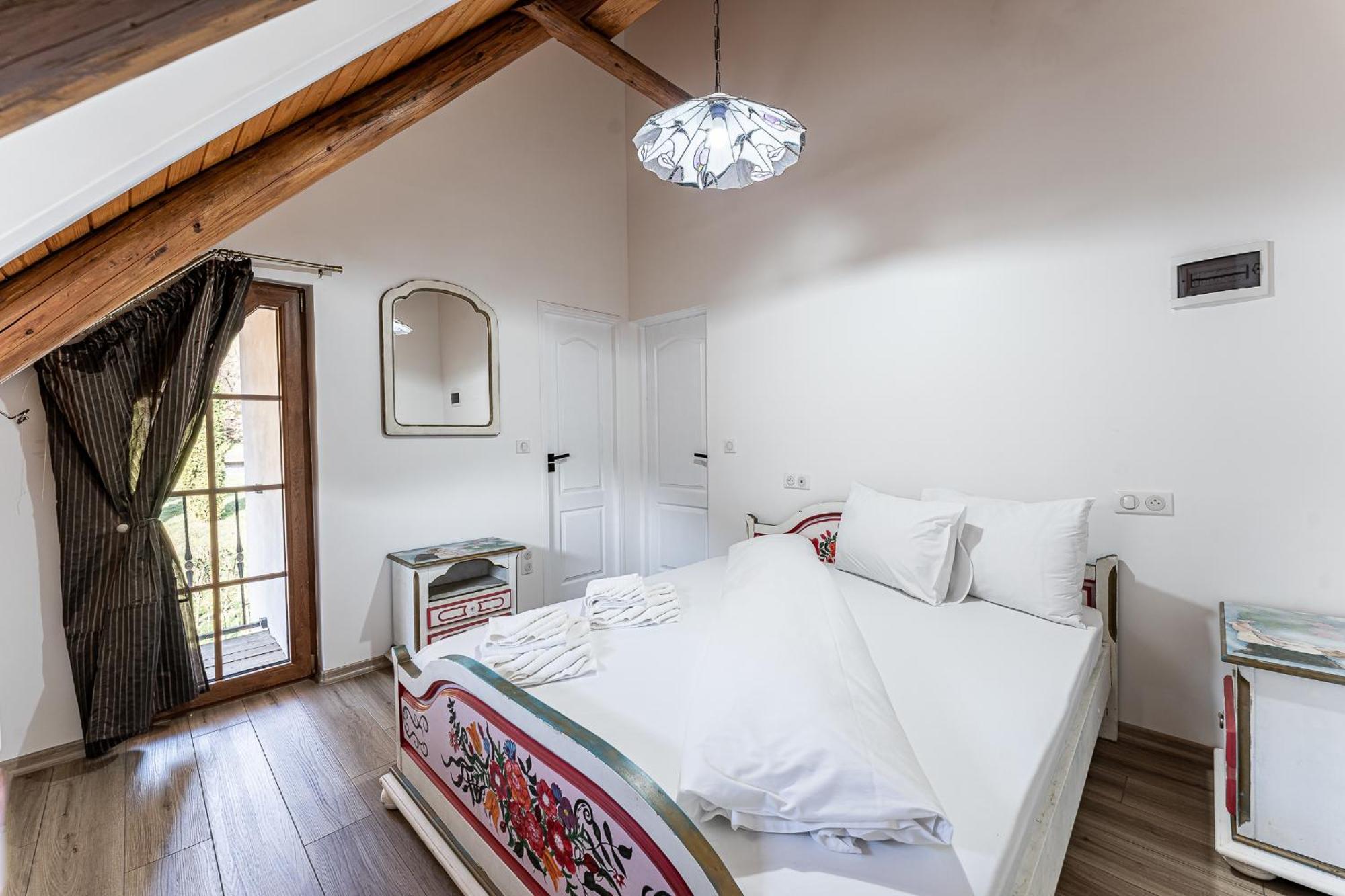 Casa Cu Magnolii Hotel Poienile Izei Ngoại thất bức ảnh